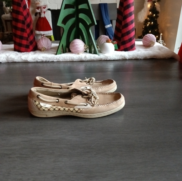 Sperry Beige Boat Shoes. Size 9.5. like new - Picture 1 of 6